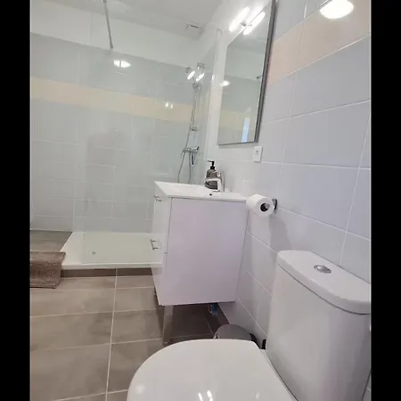 Apartment 6- Hypercentre, 4pers, Climatisation ,terrasse, Netflix Libourne